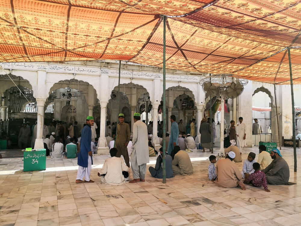 Crowd at Data Darbar