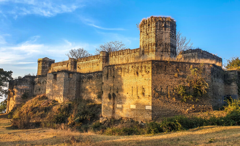 Side view of Baghsar Fort in Pakistan