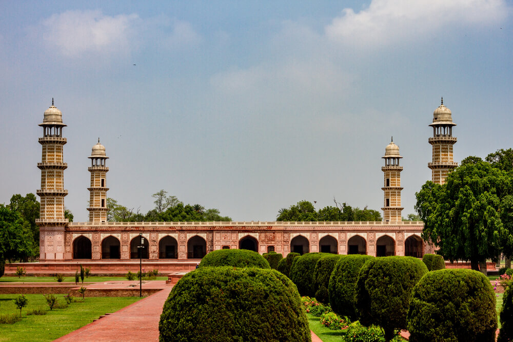 Tomb of Emperor Jahangir ( Maqbar-e-Jahangir)