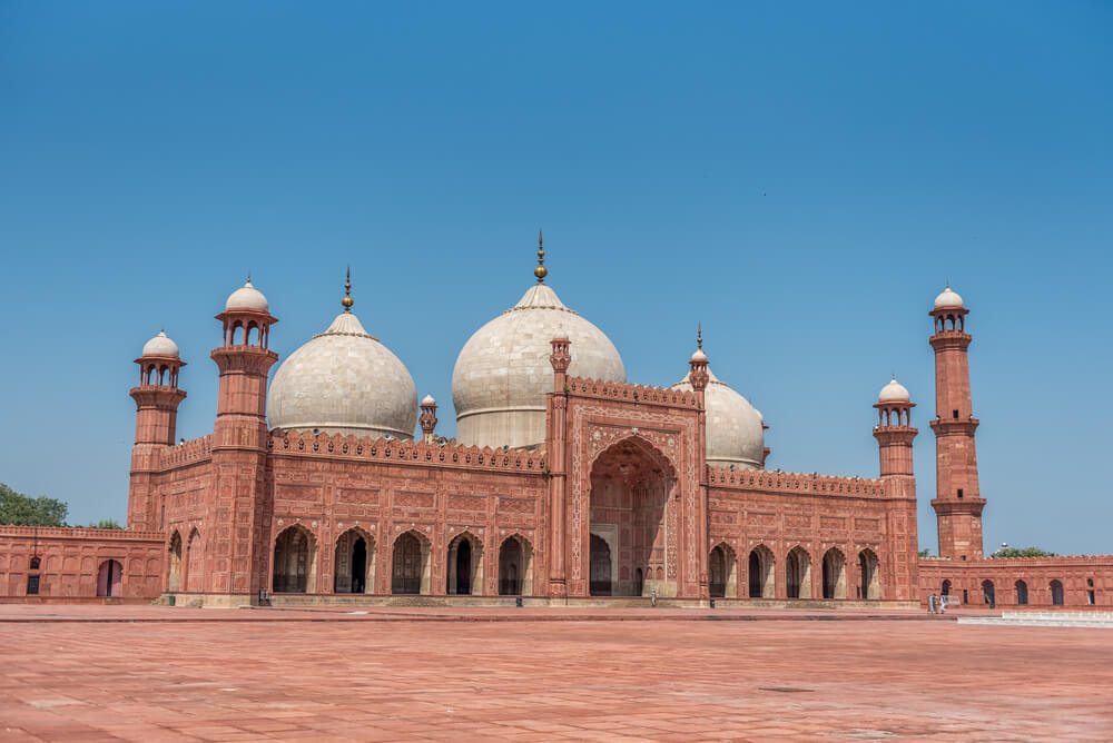 Badshahi Mosque Lahore front side