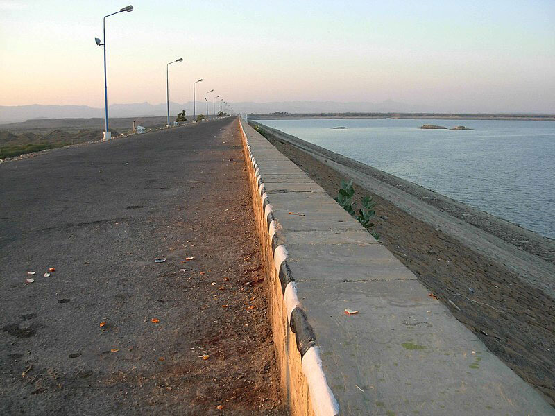 Hub Dam Karachi roadside
