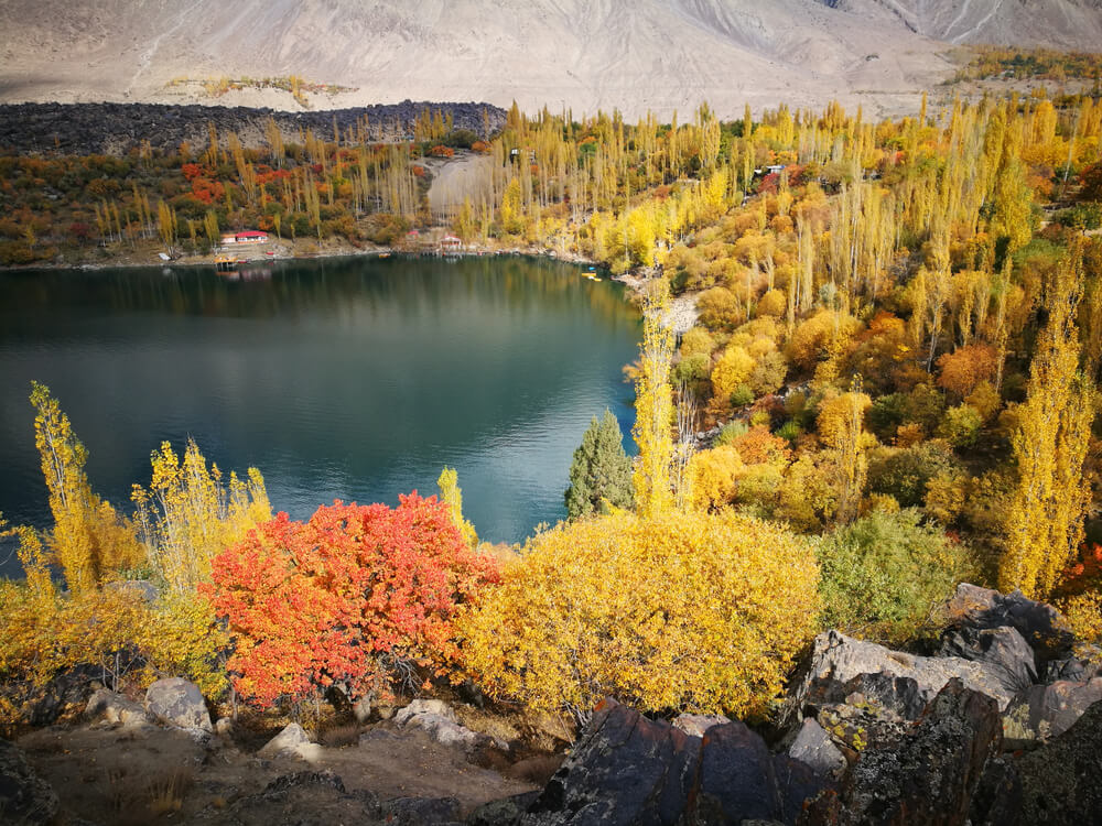 Upper Kachura Lake