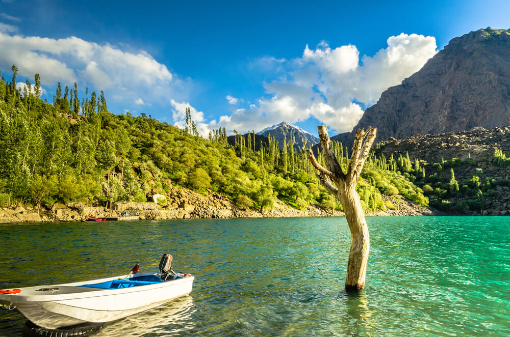 Upper Kachura Lake