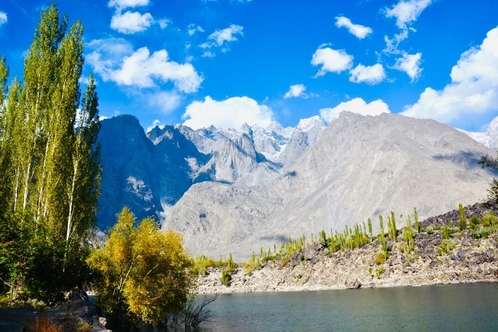 Upper Kachura Lake